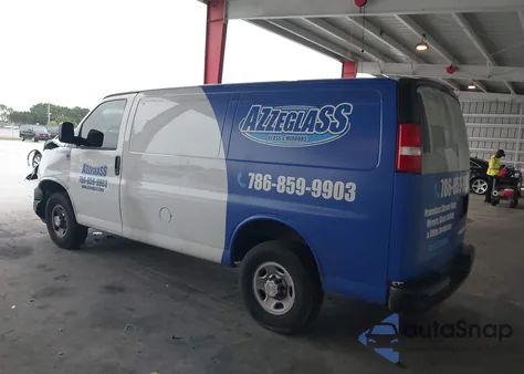 2019 Chevrolet Express 2500 Work Van z USA, uszkodzony, nr VIN 1GCWGAFP9K1217303